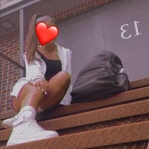 Meet your Posher, Alleea